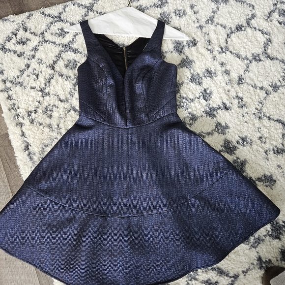 Express Dress - Picture 3 of 5